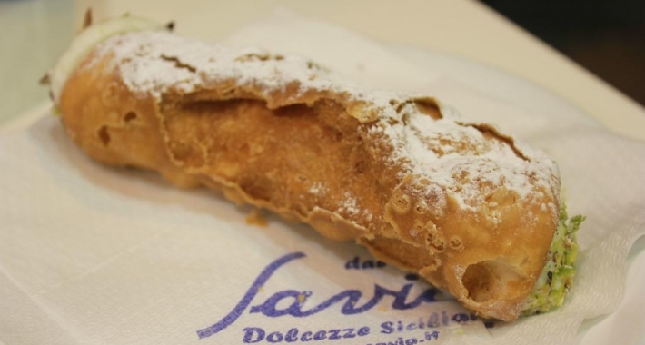 Cannolo siciliano della Pasticceria Savia