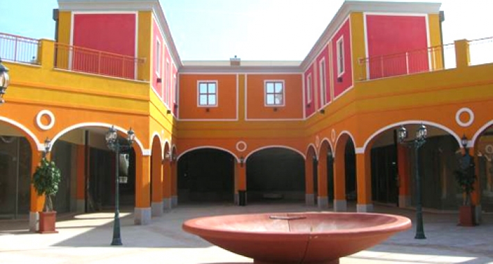 CENTRO COMMERCIALE CORTE DEL SOLE SESTU Sardinia Outlet Village