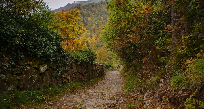 Sentiero d'avventura nei dintorni di Chiusa