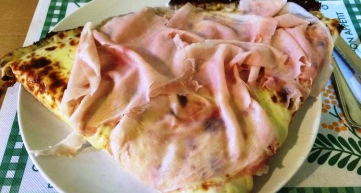 Pizza al prosciutto