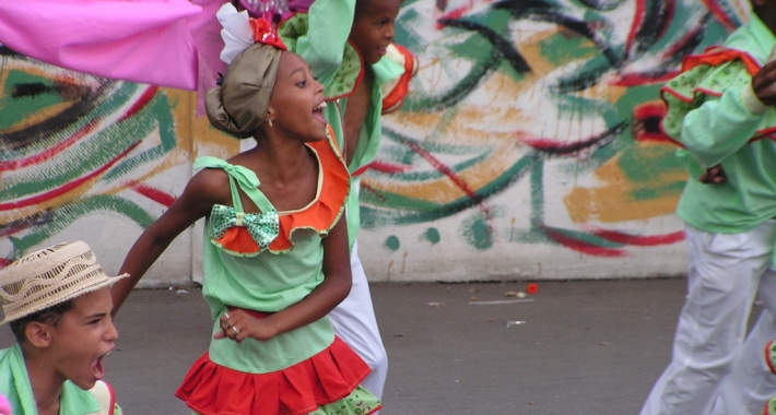 Bambini al Carnevale di Santiago de Cuba