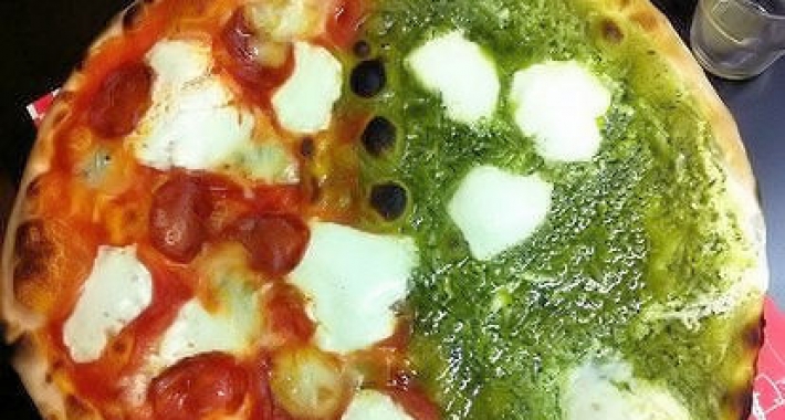 Pizza stracchino e pesto