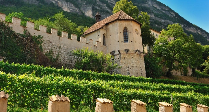 Castello-della-Torre-e-Chiesa-di-Santa-Apollonia