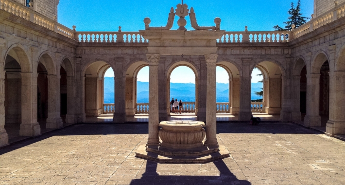 Chiostro del Bramante, Abbazia di Montecassino