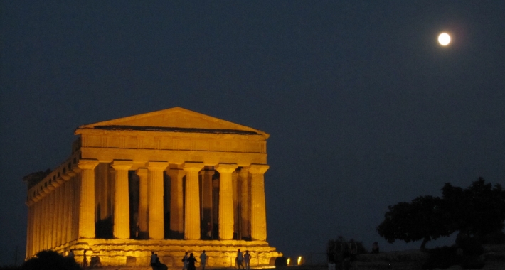 Tempio della Concordia al chiaror di luna