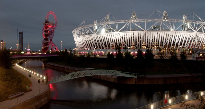 Il Parco Olimpico di Londra di notte, Stratford, Newham