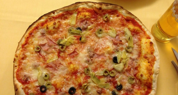 Pizza capricciosa 