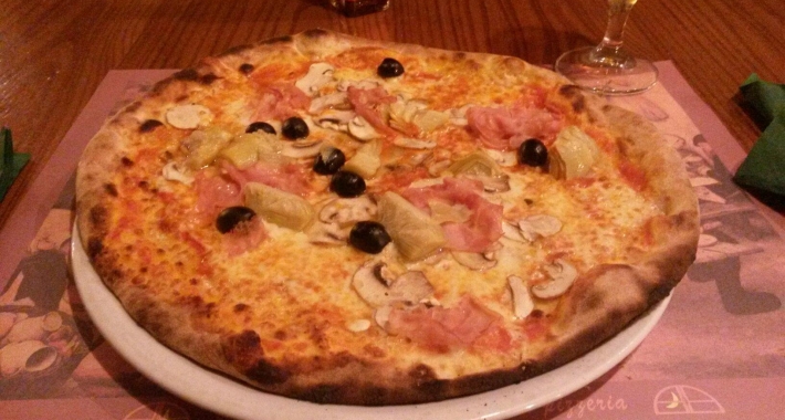Pizza capricciosa 