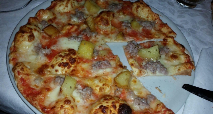 Pizza salsiccia e patate