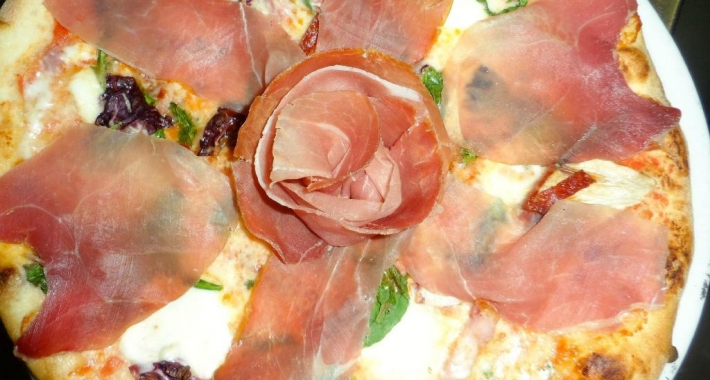 Pizza prosciutto crudo