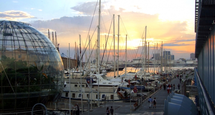 Il Porto e la Bolla di R.Piano visti dall'Acquario, Genova