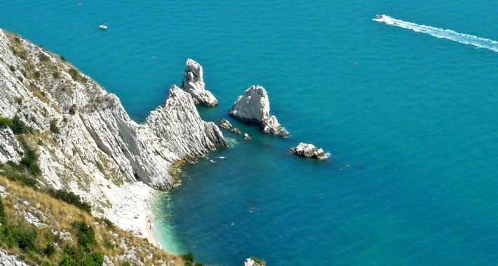 Spiaggia delle Due Sorelle, Sirolo