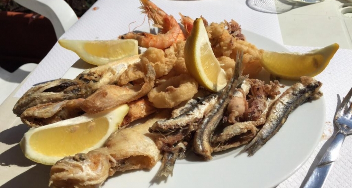 cartocci di fritto di pesce , Pescheria il mare di Terracina