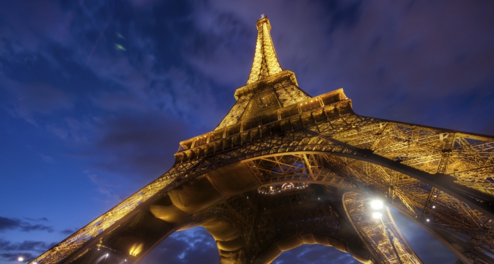 Sotto la Torre Eiffel