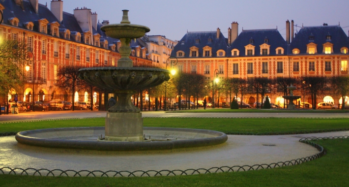 Place des Vosges, Parigi