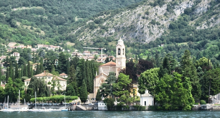 Tremezzo vista dal Lago di Como