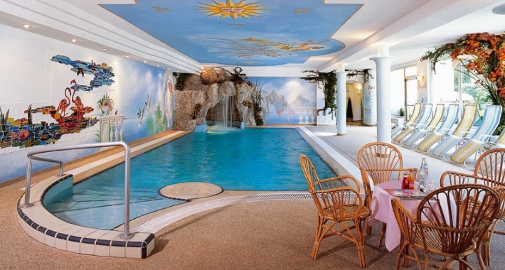 Piscina interna del l Berghotel Moseralm